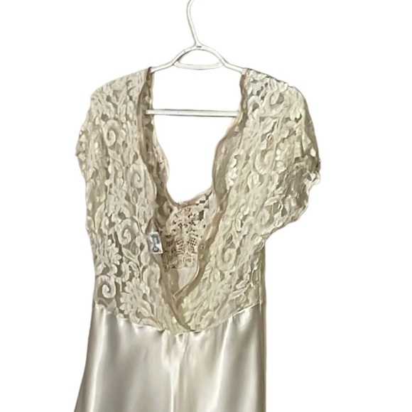 Vintage Cinema Etolie Nightgown-NWT - Picture 2 of 10